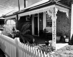 The Edward Townhouses 151 & 153, Orange